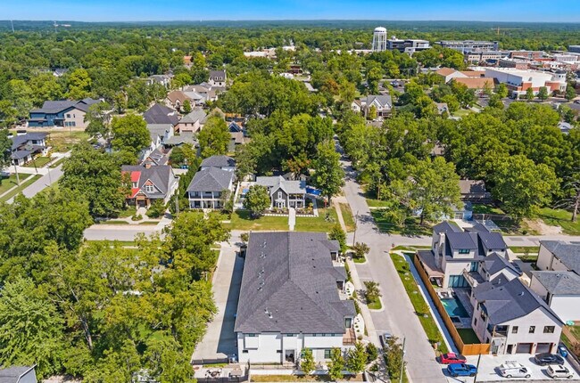 Building Photo - 402 SW 5th St