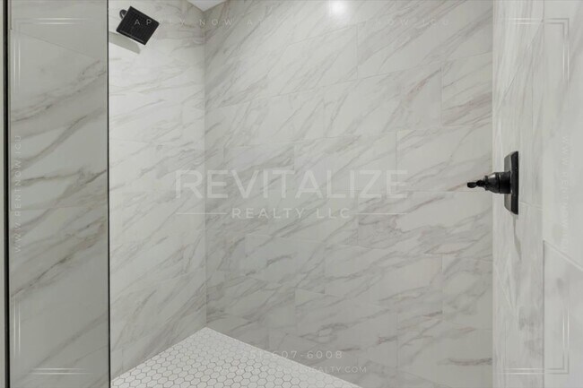 Building Photo - Luxury New Construction in Loxley with Lak...