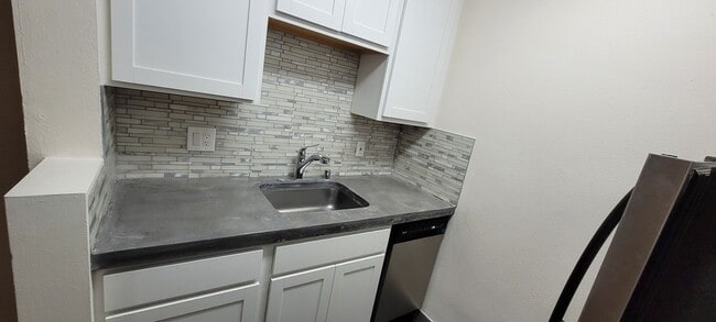 Building Photo - The Ashcroft-A: 1-Bed/ 1-Bath Newly Remodeled!
