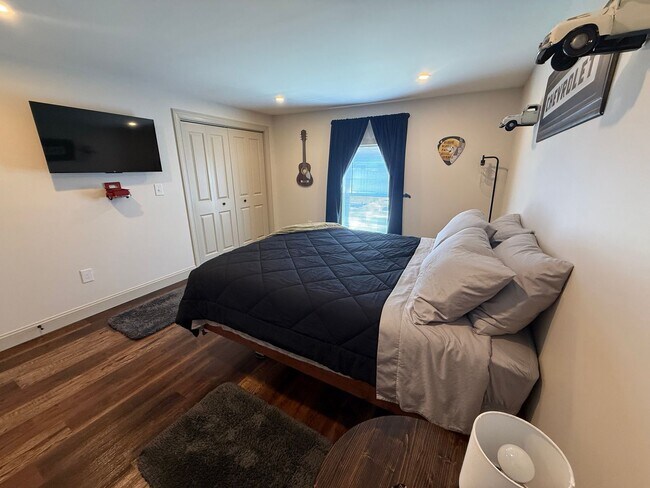 Building Photo - 2108 Veterans Dr