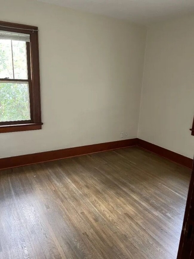 Building Photo - 610 S Loomis Ave