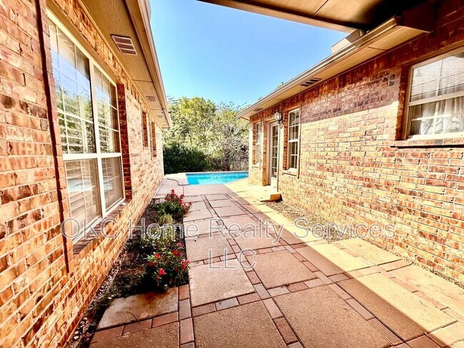 Building Photo - 1216 NW 190th Pl