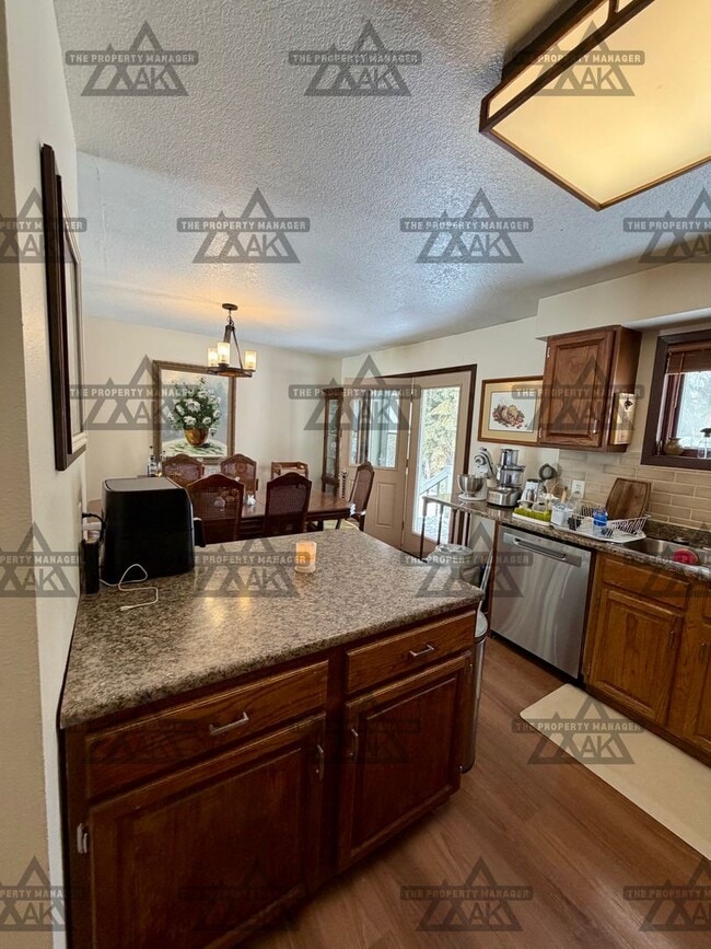 Building Photo - Spacious North Pole Home | 3 Bed, 2 Bath | Fenced Yard + Pet Friendly