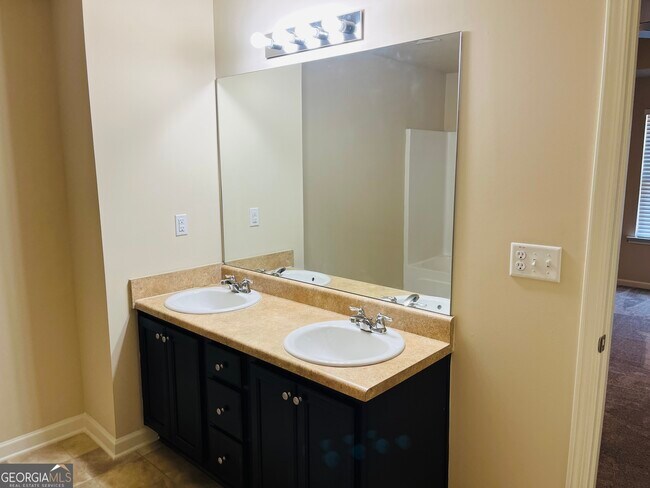 Building Photo - 261 Stillwood Dr