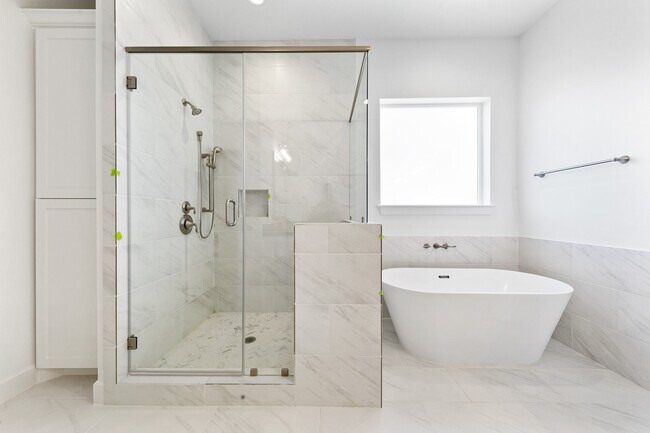 Building Photo - 1127 E 23rd St