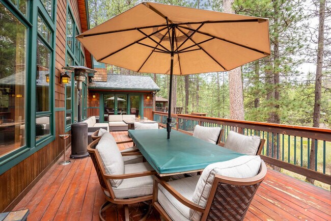 Building Photo - 17028 Cooper Dr