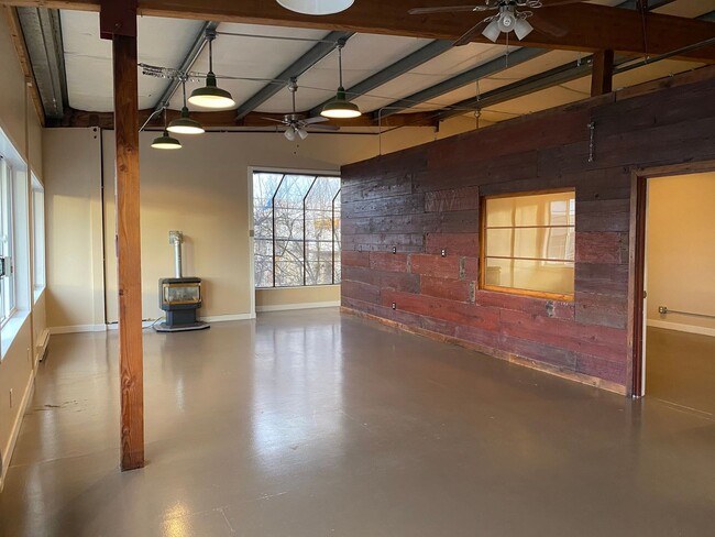 Primary Photo - Dawson Apartment