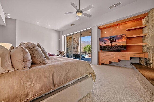 Building Photo - 9 Rockcrest