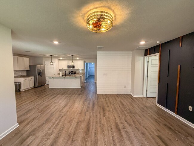 Building Photo - 4 Bedroom 2 Bath Home for Rent in Birch Run Subdivision! Energy Efficient Solar Panels to Help Lo...