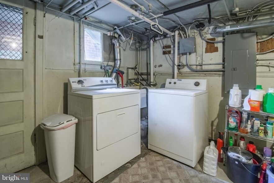 WASHER DRYER IN BASEMENT - 2937 N Charles St
