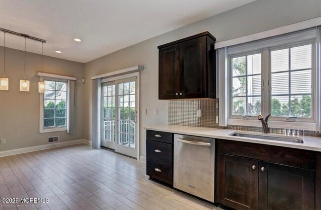 Building Photo - 1-3 Church St