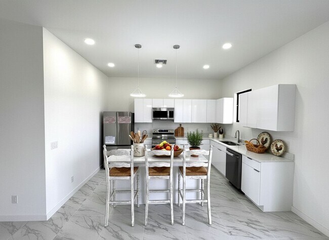 Building Photo - 1247 Kismet Pkwy