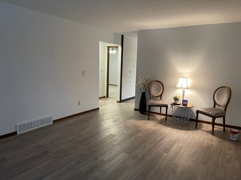 Upstairs living room - 6827 Sunset Meadow Dr