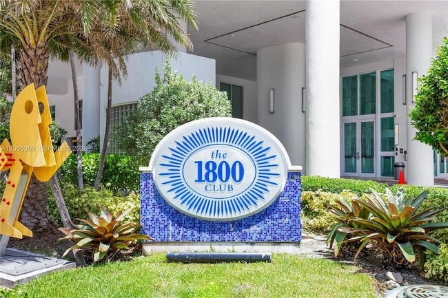 Building Photo - 1800 N Bayshore Dr