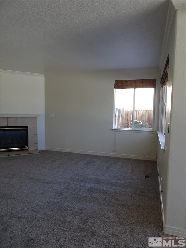 Building Photo - 7021 Heatherwood Dr