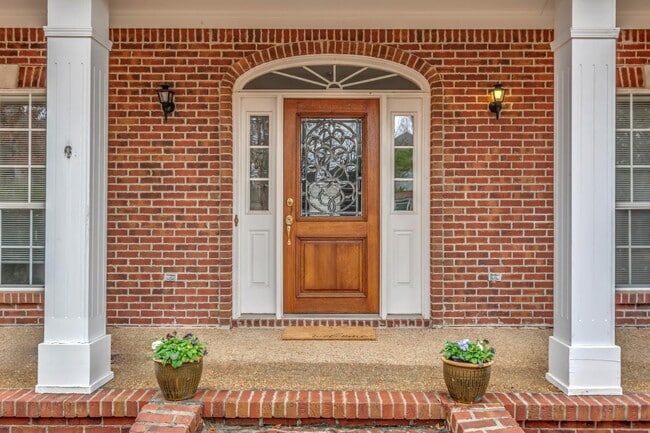 Building Photo - 340 Willow Ridge Cove