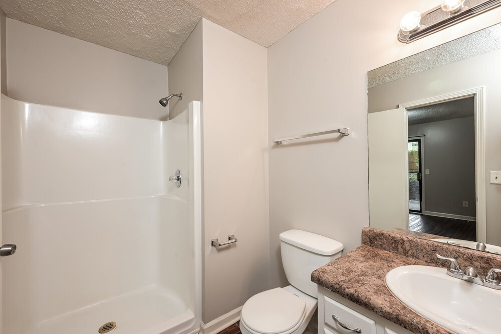 Building Photo - 5009 Hawthorne Ct