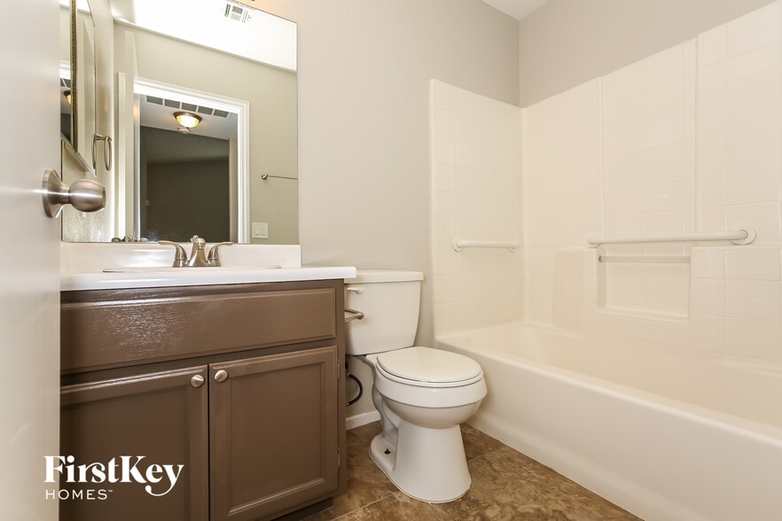 Building Photo - 5100 Chambliss Dr