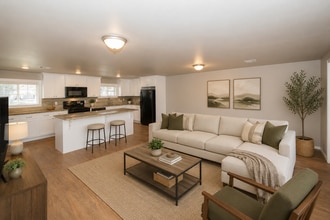 Building Photo - Spacious 1/1 Retreat – Steps from TU & Tulsa’s Hot Spots