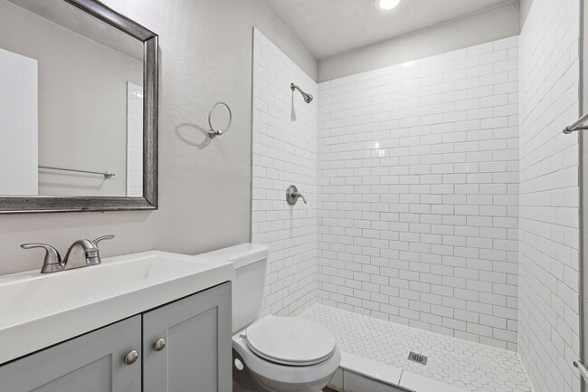 Building Photo - 3BR/2.0BA Single Family - Carrollton