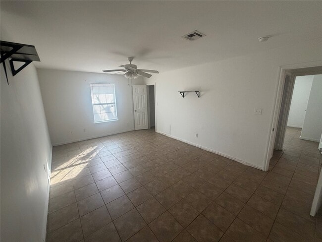 Building Photo - 7433 Faith Dr