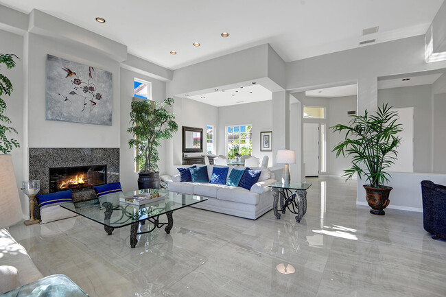 Building Photo - 336 Tomahawk Dr