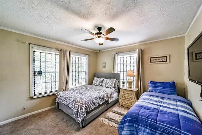 Building Photo - 3423 Ozark St