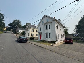 Building Photo - Updated Haverhill 2 Bedroom W/Yard | Available  9/1