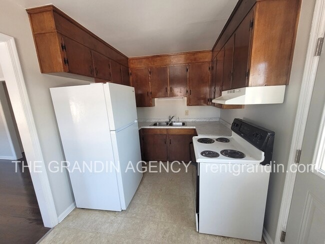 Building Photo - 1109 Mountain View Rd