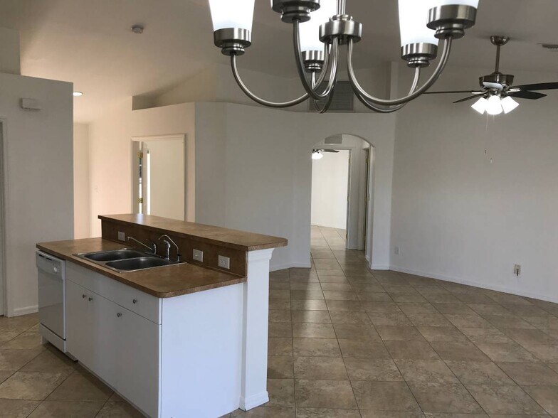 Building Photo - 1739 NW 19th Ter