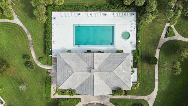 Building Photo - 3716 Whitehall Dr