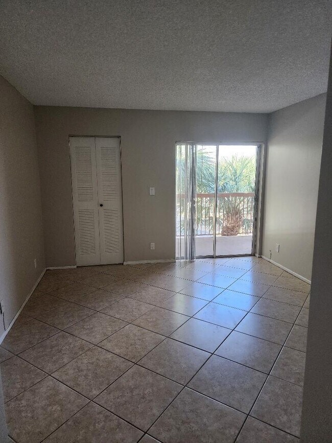 Building Photo - 7630 Westwood Dr