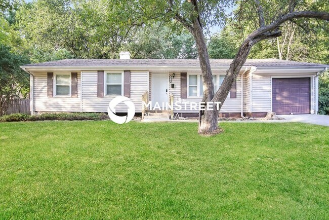 Building Photo - 3 Bedroom Pet-Friendly Home in Kansas City, MO with Main Street Renewal