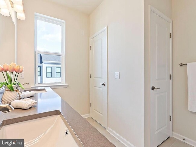 Building Photo - 1310 Parker Blvd