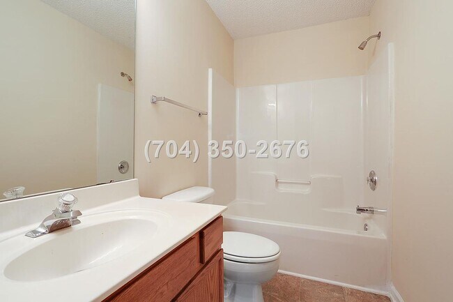 Building Photo - 1308 S Hayne St
