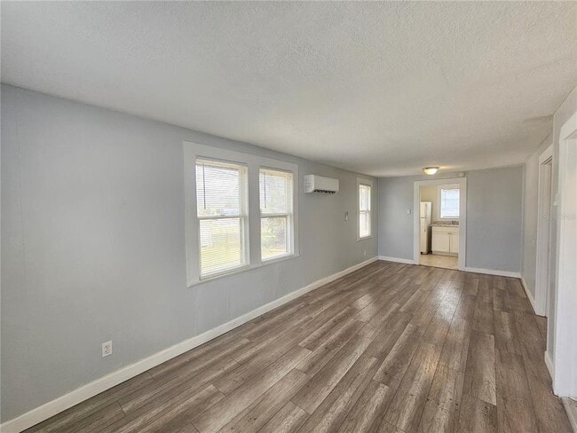 Building Photo - 503 Longfellow Blvd