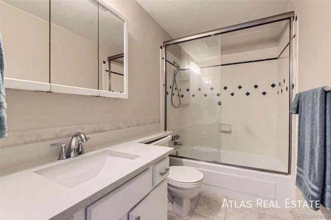 Building Photo - 5828 S Pearl St