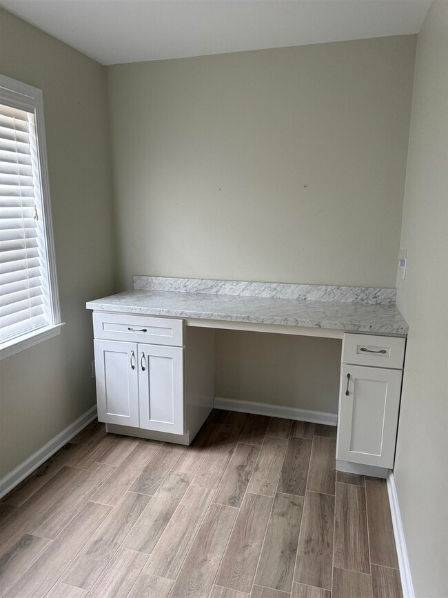 Building Photo - 8442 Farrah Ln