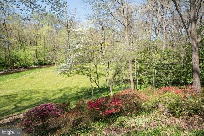 Building Photo - 3253 Juniper Ln