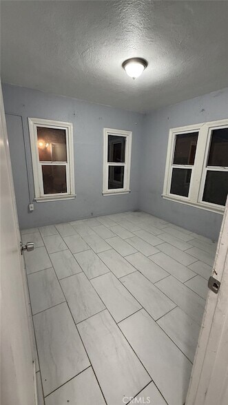 Building Photo - 260 W 9th St