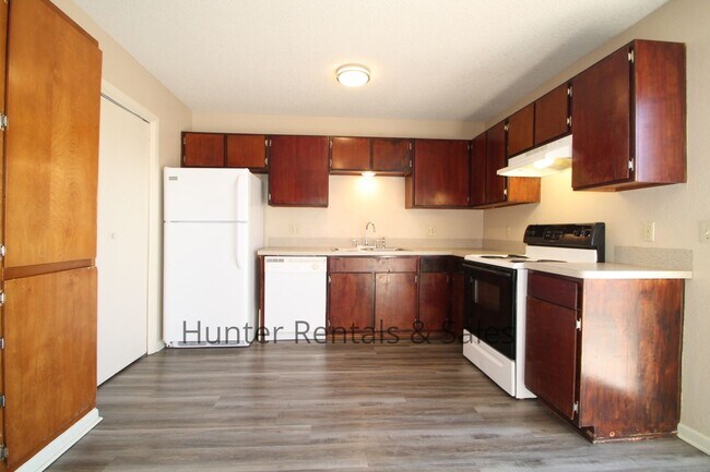 Building Photo - 2601 Bermuda Dr