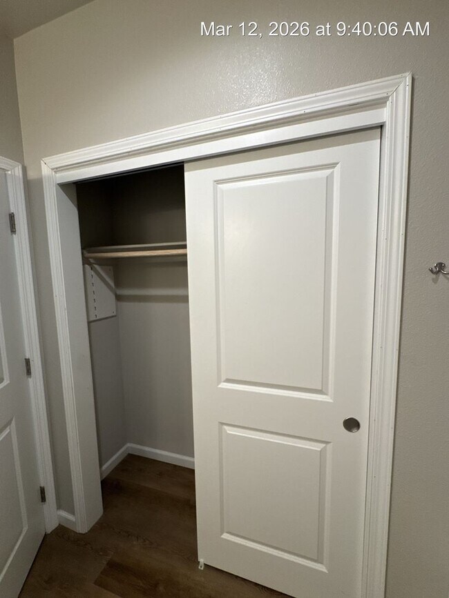 Building Photo - 4320