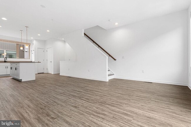 Building Photo - 3121 Beachview Ln