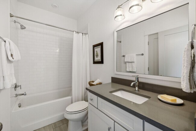 Building Photo - Germantown Gem just 1 mile from Downtown N...