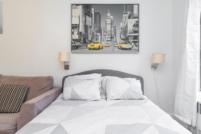 Building Photo - 1566 2nd Ave