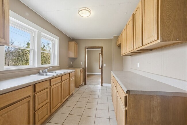 Building Photo - 11494 New Garden Rd