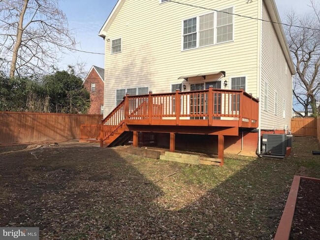 Building Photo - 728 18th St S