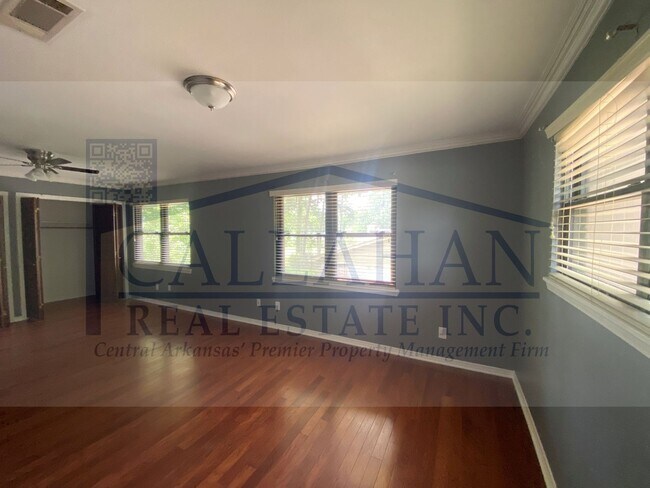Building Photo - Jacksonville Foxwood Home