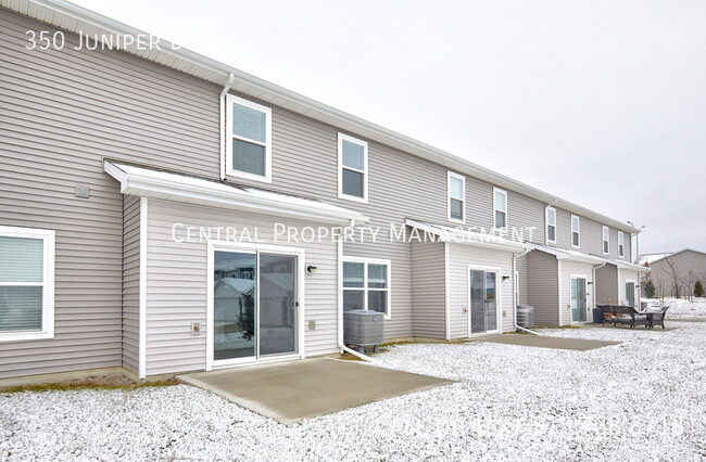 Building Photo - Painted Woods South 3-Bedroom Townhome