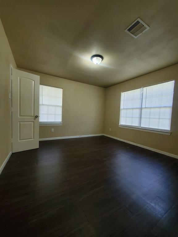 Building Photo - 512 Avenue A